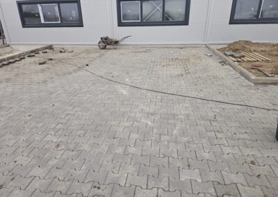 Sóskút térkövezés, bevágás 2