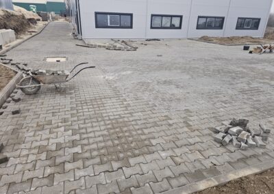 Sóskút térkövezés, bevágás